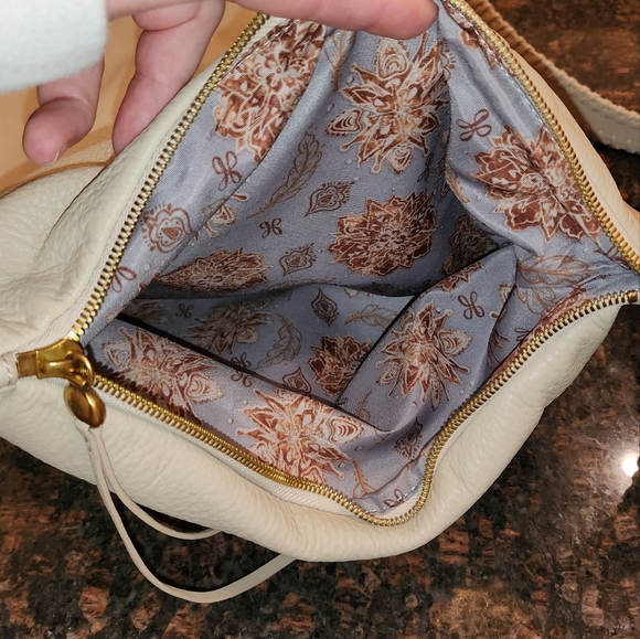 HOBO International Joplin shoulder bag in Oyster. - Picture 10 of 12